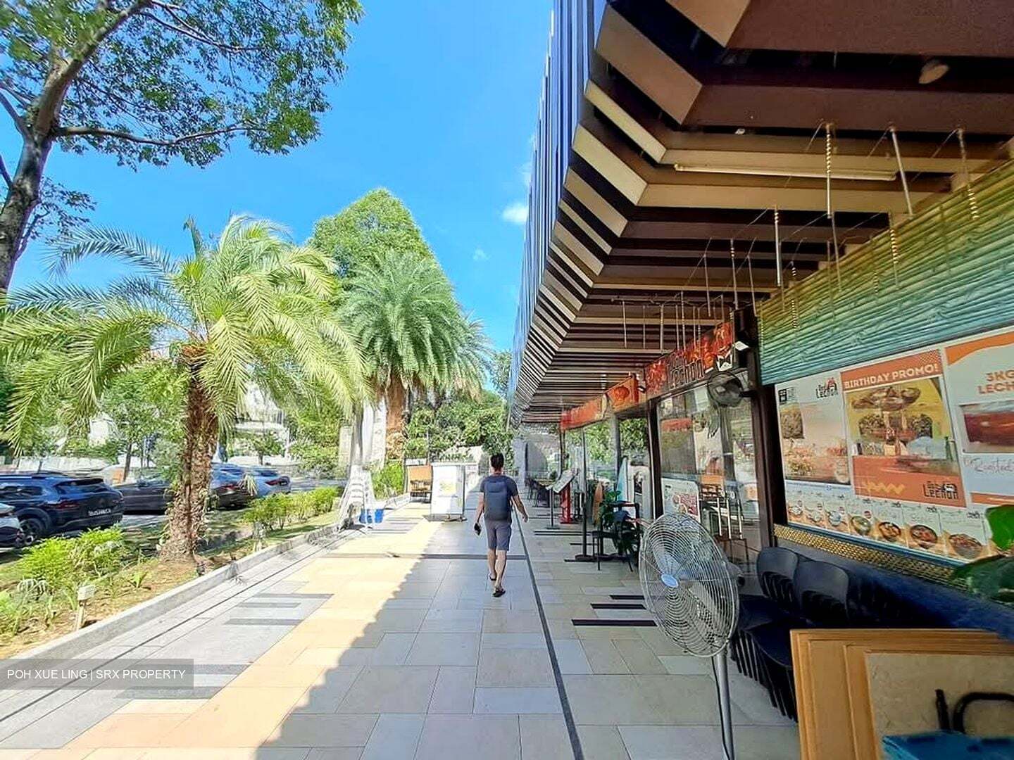 East Village (D16), Retail #588087311